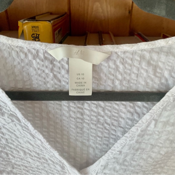 White Cropped Seersucker Blouse - Picture 3 of 3